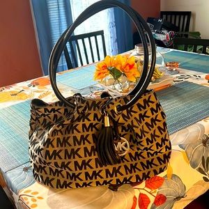 Michael Kors hand bag